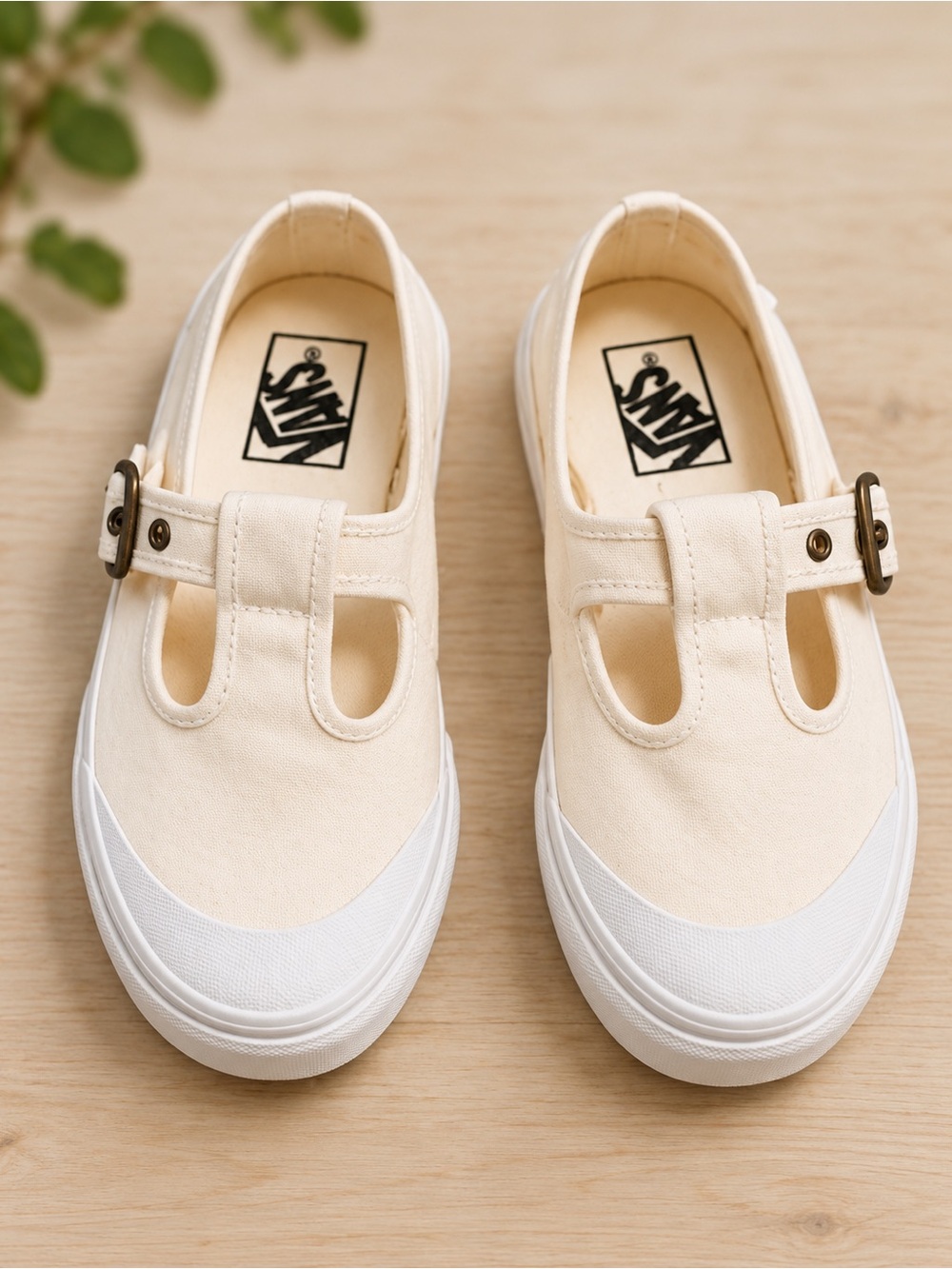 Vans Style 93 Mary Jane Cream White Canvas Lug Sole Women’s 7 NWOT